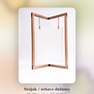 Drewniany stojak / witacz z dębu naturalnego 50x108cm z tablicą PCV, gotowy do personalizacji – grafika produktowa.