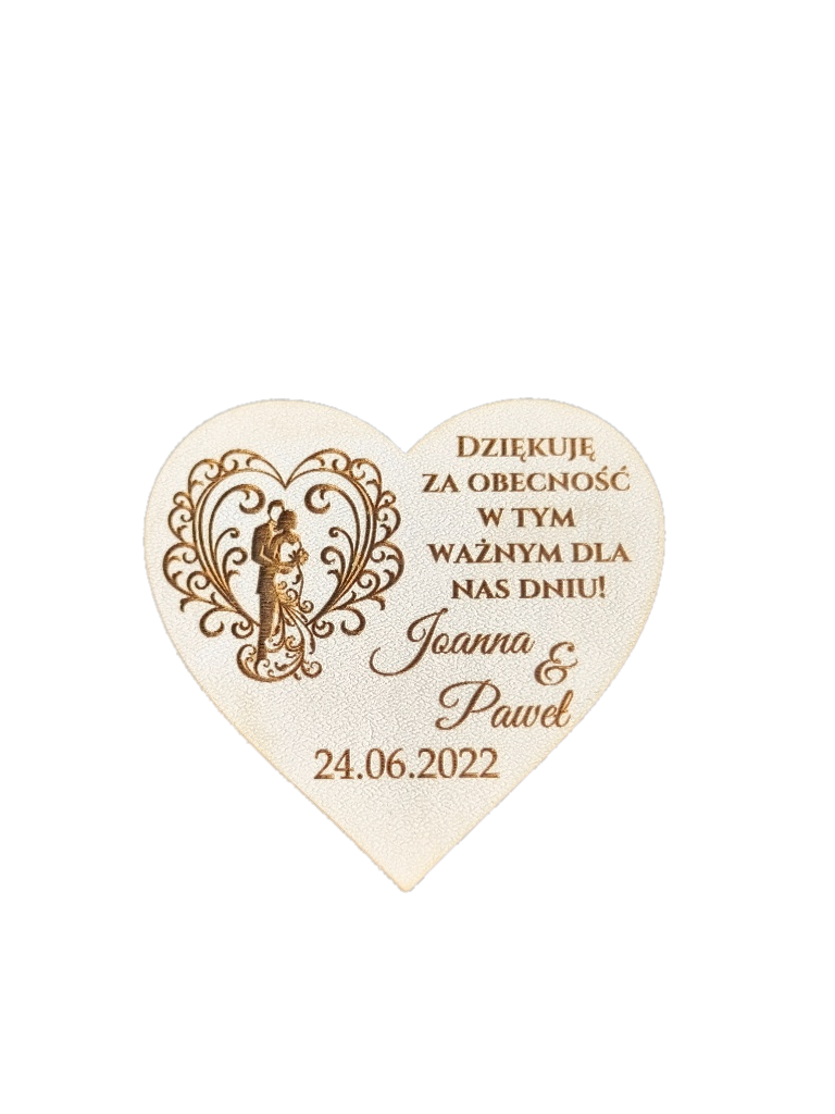 Magnes w kształcie serca z grawerowanym personalizowanym tekstem, imionami i datą – przykładowy wzór 11.