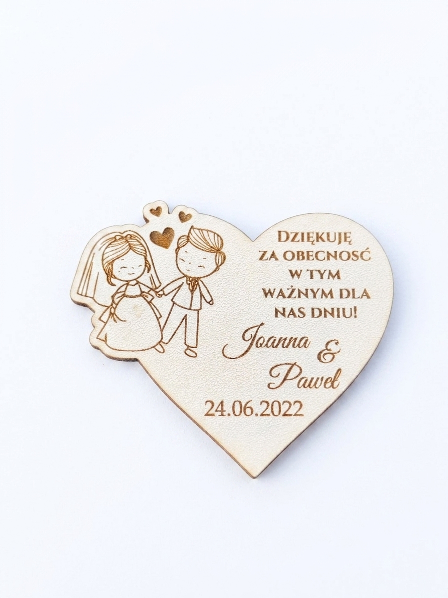 Magnes w kształcie serca z grawerowanym personalizowanym tekstem, imionami i datą – przykładowy wzór 22.
